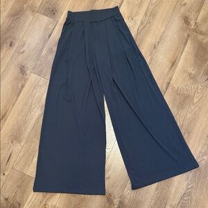 Saints & Hearts Ribbed Wide-Leg Pants